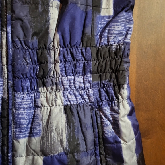 Spanner Size Large Purple and blue puffer vest with cinched waist Mood Swings - Picture 6 of 6